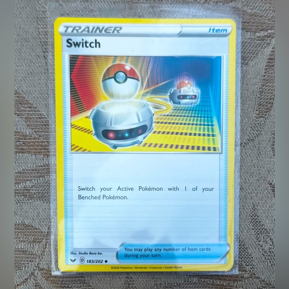 Pokemon Switch #183/202 SWSH01: Sword & Shield Regular Trainer Switch Card 2020 - Picture 1 of 4